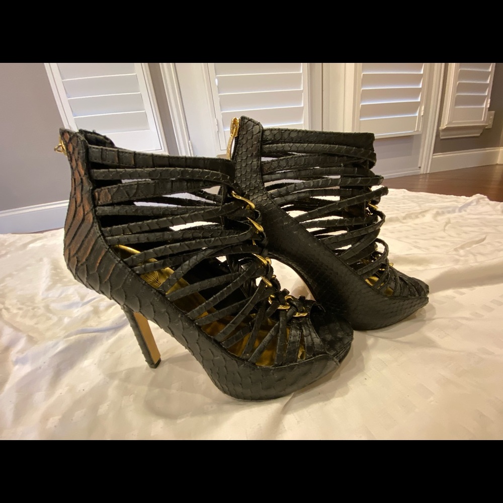 Baby Phat Jicarilla Black & Gold heel bootie size 7.5.
